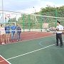 Севастопольские полицейские организовали для подростков товарищеский матч по волейболу